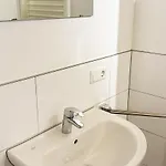 One In דירה ברגיש גלאדבך