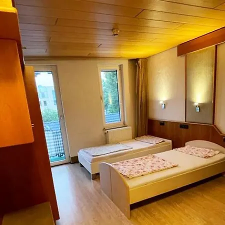 One In דירה ברגיש גלאדבך